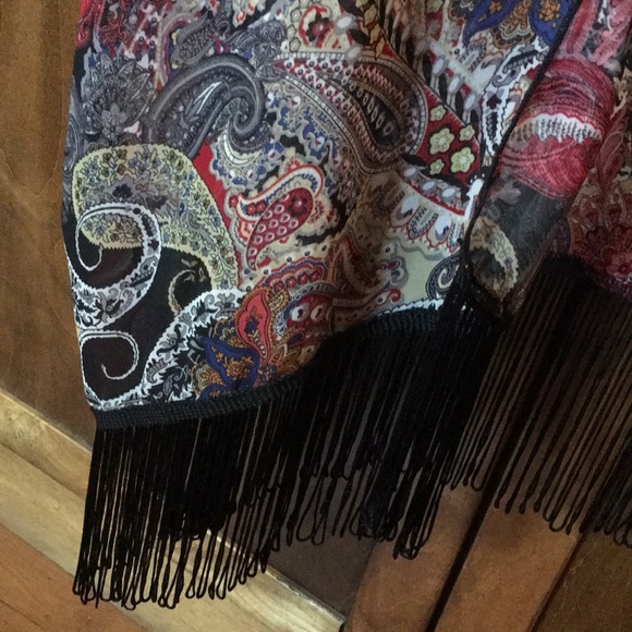 E & K clothing kimono. - Picture 4 of 7